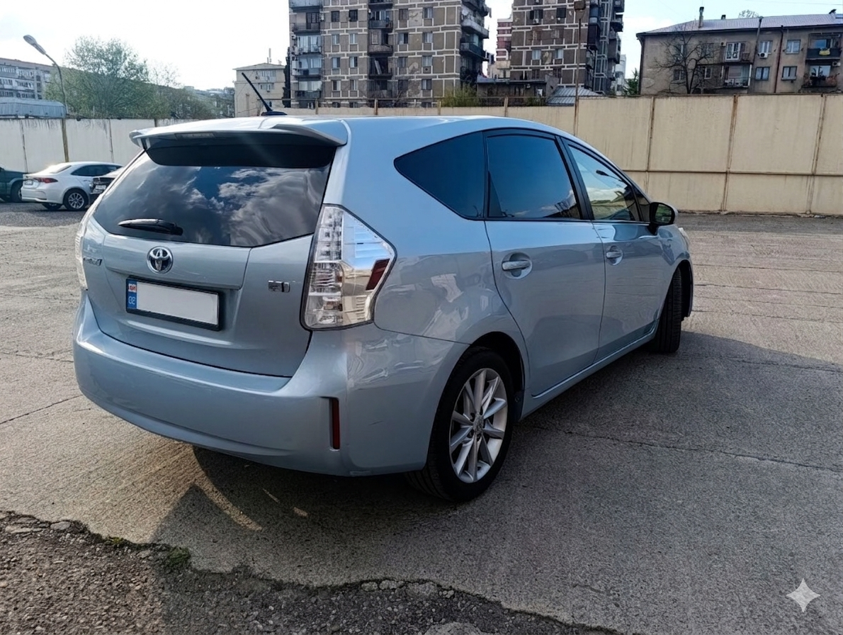 Toyota Prius V
