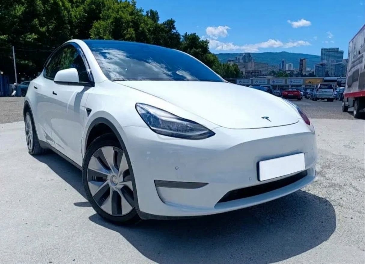 Tesla Model Y Long Range Dual Motor Tesla Model Y Long Range Dual Motor